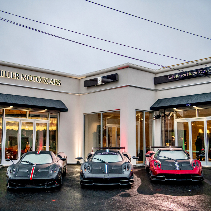 Illustration for article titled So I found 13 Huayra’s on my way home from work